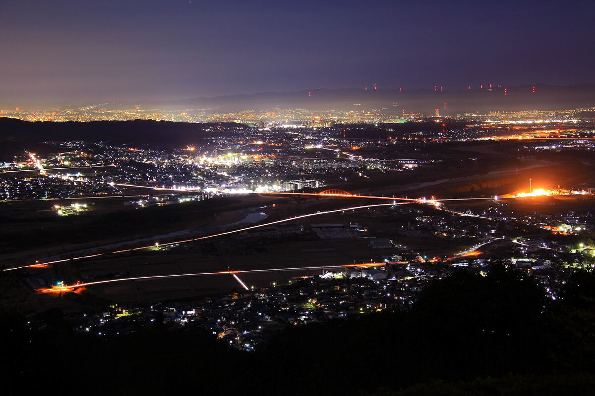 京都タワーや生駒山まで見渡せる「万灯呂山展望台」