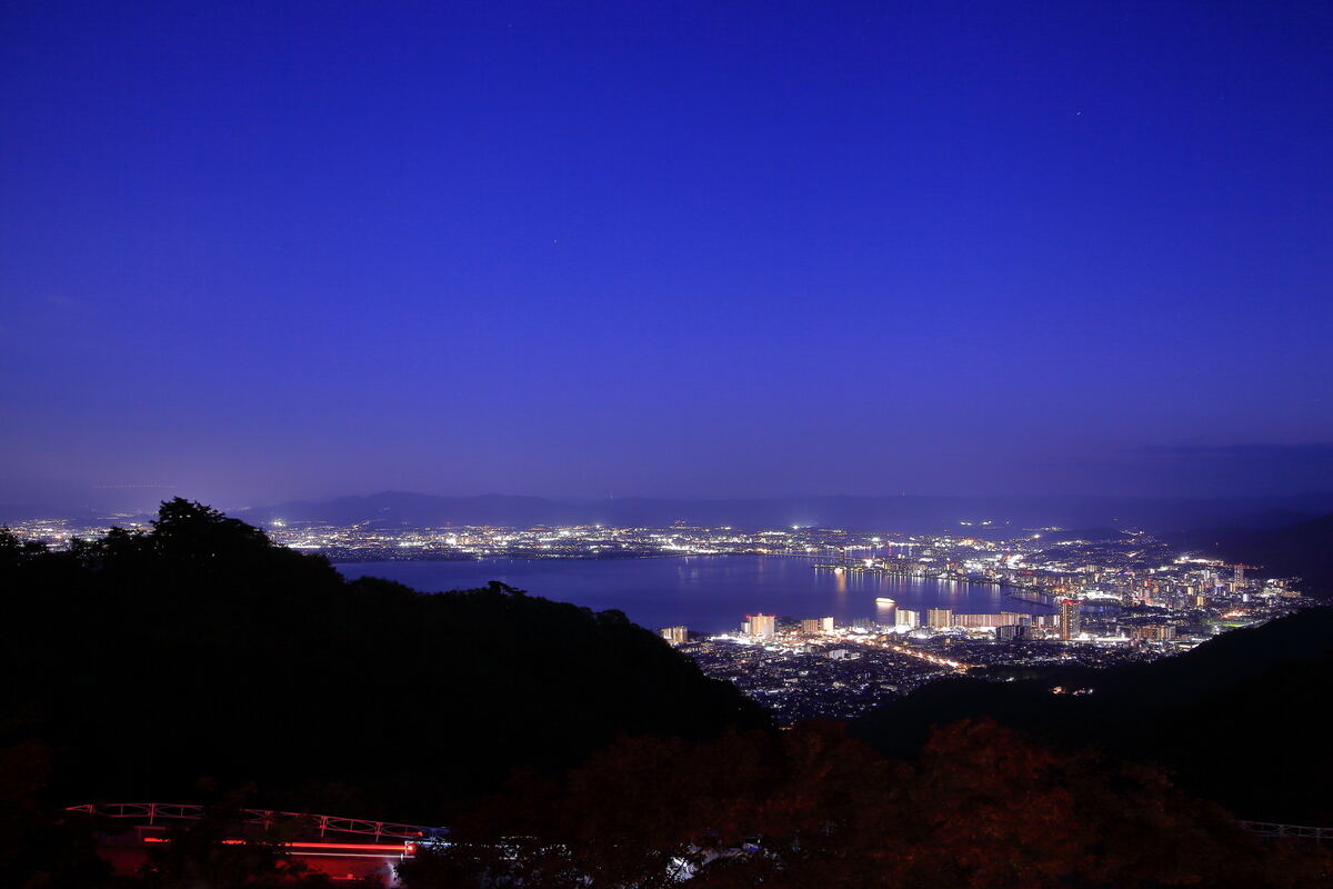 京都タワーや生駒山まで見渡せる「万灯呂山展望台」