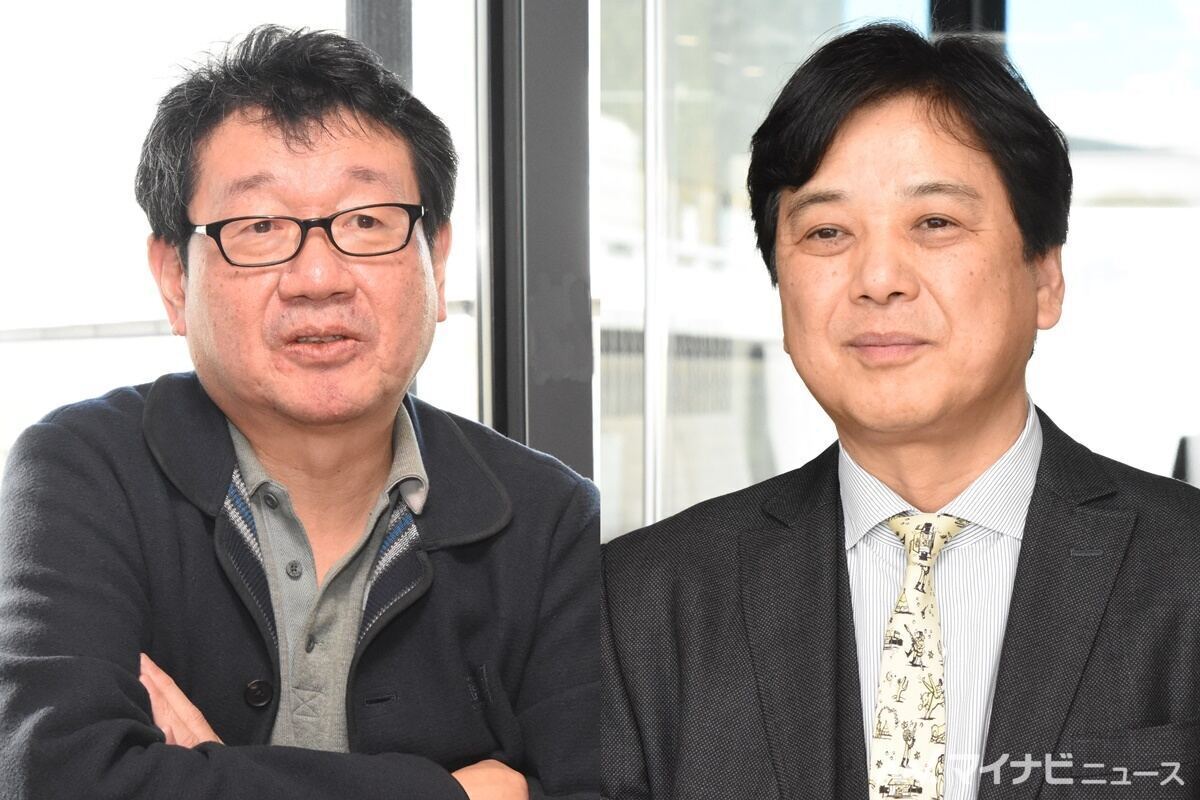 作家の重松清氏(左)と東海テレビを退社した阿武野勝彦氏