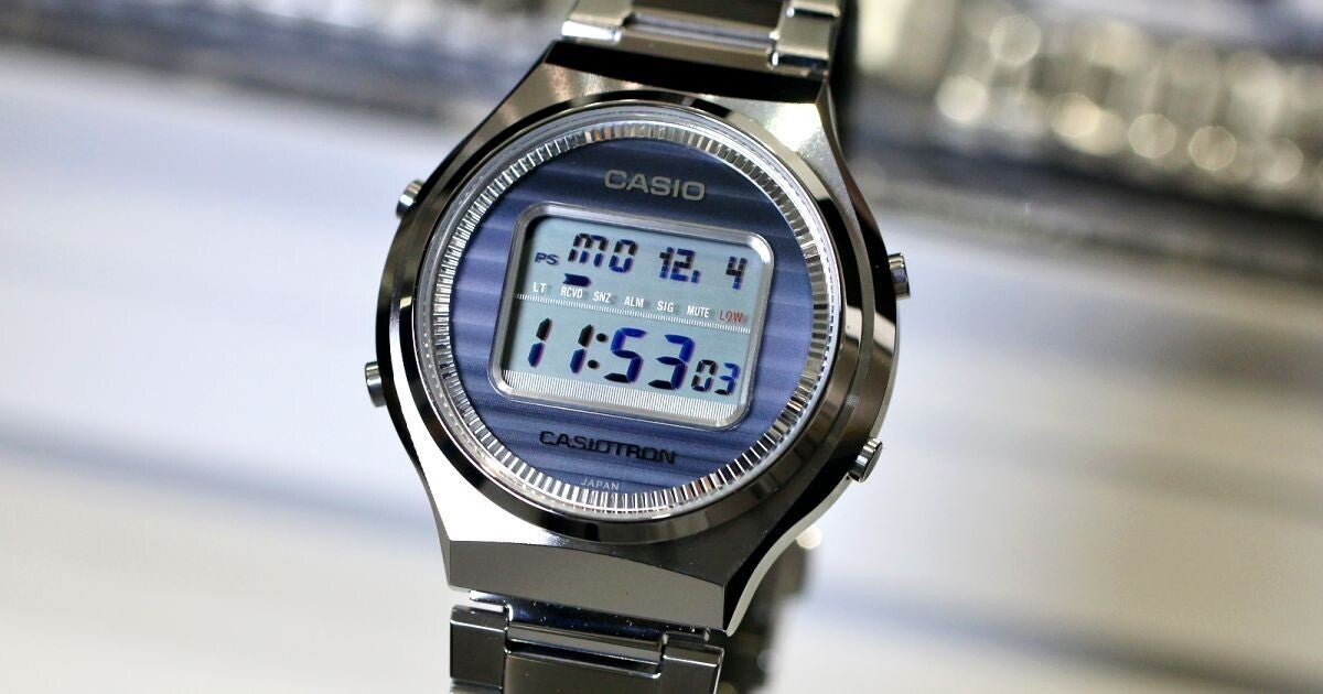 カシオの時計事業50周年を記念した「カシオトロン」復刻モデルを実機 