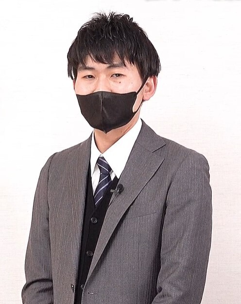 対局前日にSNSで「兄弟弟子対決を制して二次予選進出を決めます！！」と表明した井田四段、見事に有言実行を果たした
