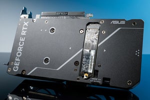 グラボ背面にM.2スロット搭載、PCIe x16スロットの帯域を活かせる「ASUS GeForce RTX 4060 Ti」