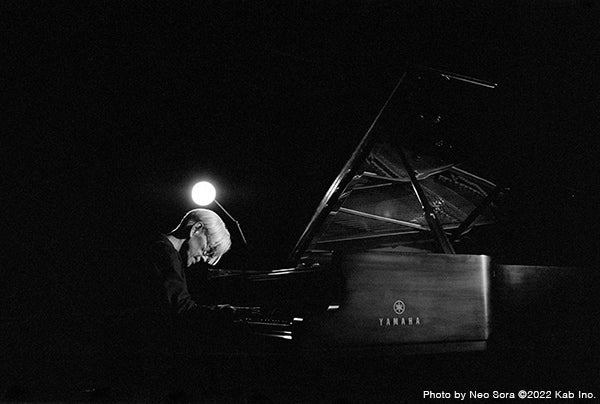 ヤマハ、「坂本龍一のピアノ展／Ryuichi Sakamoto and the Piano」を開催 | マイナビニュース