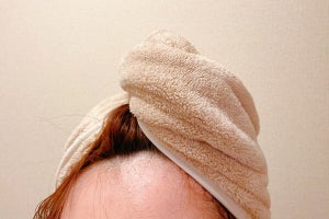 【3COINS】濡れた髪をしっかり吸水！ スリコの「髪にやさしいヘアドライキャップ」を使ってみた