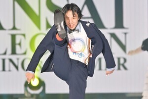 ひろゆき、関コレ出演　吉川晃司並(!?)のジャンプ＆キックを見せる