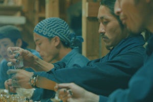 NIKE、JIMMY CHOO、スタジオジブリらとコラボ…世界に評価される藍染め集団・BUAISOUに密着