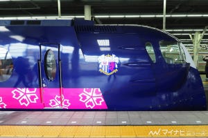 南海電鉄「ラピート」セレッソ大阪ラッピング、ともに30周年を祝う