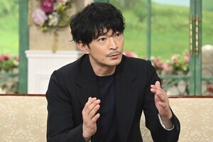 津田健次郎、明治大学時代や妻との出会い『徹子の部屋』初登場で半生語る