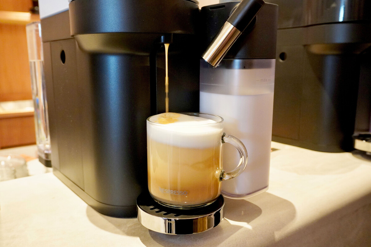 ネプレッソコーヒーマシンとホィップミルクマシン （100人に聞い
