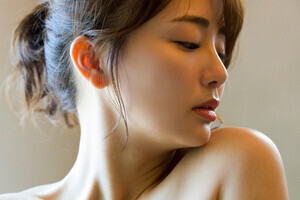 元AKB48平嶋夏海、浴衣脱いで美谷間あらわ…“後戻りできない”写真公開