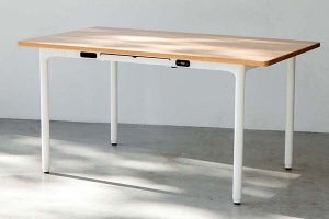 4本脚で見た目はダイニングテーブル、電動昇降デスクの新製品「COFO JSF Table」