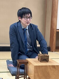 金銀の結合囲いで石田流撃破　山崎八段が久保九段に勝ち本戦入り　第37期竜王戦１組ランキング戦