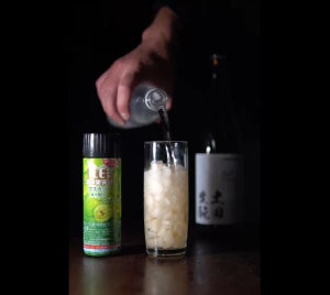 【優勝】「アイスボックス」×日本酒で作るカクテルに反響集まる! - 「絶対に美味しいやつやん」「暑くなる季節に最高の組み合わせ」