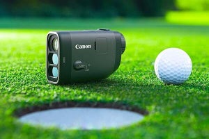 キヤノン、写真や動画も撮れるゴルフ距離計「PowerShot GOLF」　EVFで鮮明な表示