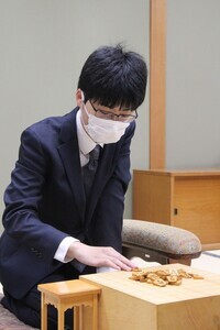 若さみなぎる真っ向勝負　藤本五段が山下三段下し優勝　第37期竜王戦６組ランキング戦決勝