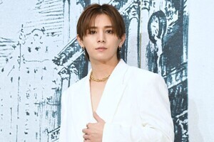 山田涼介、総額約1000万円のジュエリーまとい抱負語る「31歳も輝いていきたい」