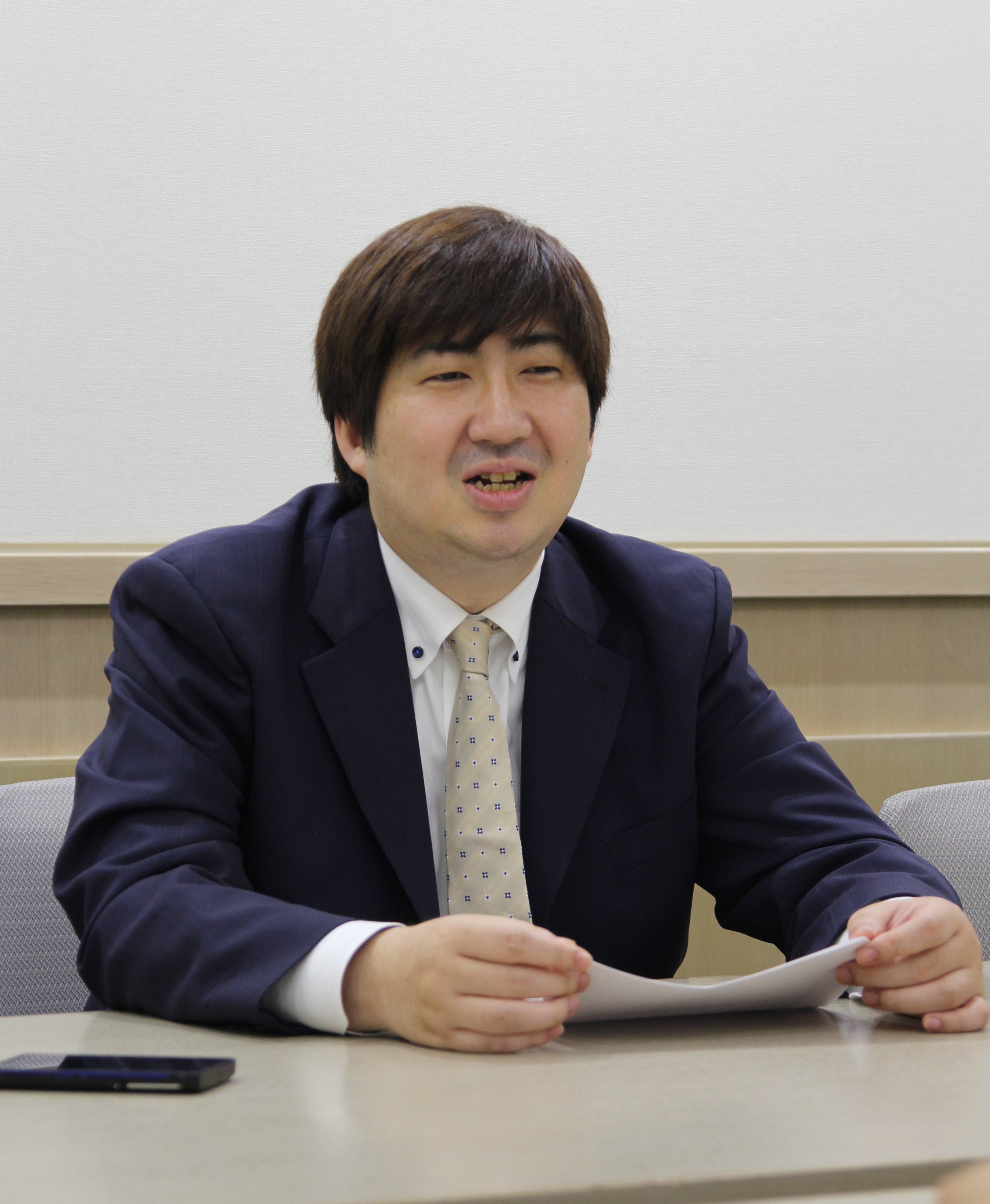 鈴木九段は持ち時間５時間のうち２時間以上を残す快勝でリベンジに成功