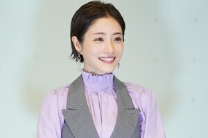 石原さとみ、記者への気遣いも　“初体験”の取材にビックリ「皆さんのタイピングの速さ!」