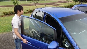 【ドライバー必見】夏の駐車時、車内温度を最も早く下げる方法は? - JAFが検証