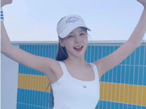【エモい】NiziUのAYAKA、先輩TWICEの『CHEERUP』ダンスチャレンジで虹プロ時代を思い出すファン続出