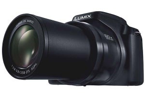 パナソニック、光学60倍ズームデジカメ「LUMIX FZ85D」　EVFや充電まわりを改良