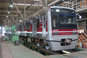 新京成電鉄N800形「復刻塗装電車」7/24から運行、導入当時の配色に