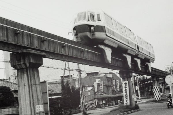 小田急電鉄「向ヶ丘遊園モノレール」歴史を振り返り、廃線跡を歩く