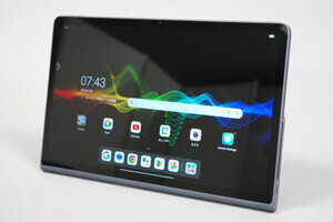 「Lenovo Tab Plus」レビュー、大型スピーカー＆スタンド搭載で動画視聴向きのタブレット