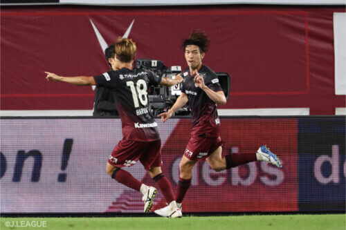 J1第25節で神戸と鳥栖が対戦した [写真]=J.LEAGUE