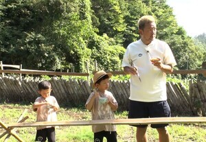 中村獅童一家が夏休みを満喫　息子の陽喜＆夏幹がパパを驚かせようと大奮闘