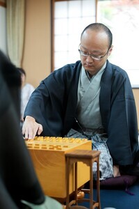 運命分けた自陣角　渡辺九段が粘りの指し回しで八強入り　第50期棋王戦コナミグループ杯挑戦者決定トーナメント