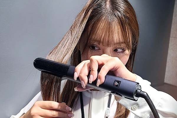 限定版 プラズマクラスターが髪にうるおいを与える！ シャープの ヘアブラシ・コーム