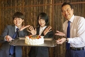 あの、遠藤憲一＆大橋和也が誕生日祝福　ケーキ登場に「丸い! ぼく丸が好きなんです!」