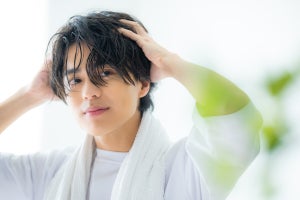 メンズにおすすめの頭皮ケアとは? 薄毛など悩み別の正しいやり方を紹介