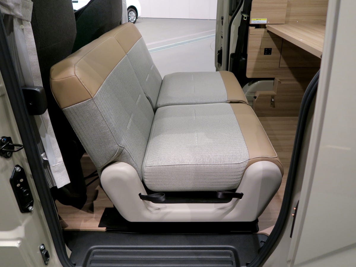 日産「NV200バネット MYROOM」