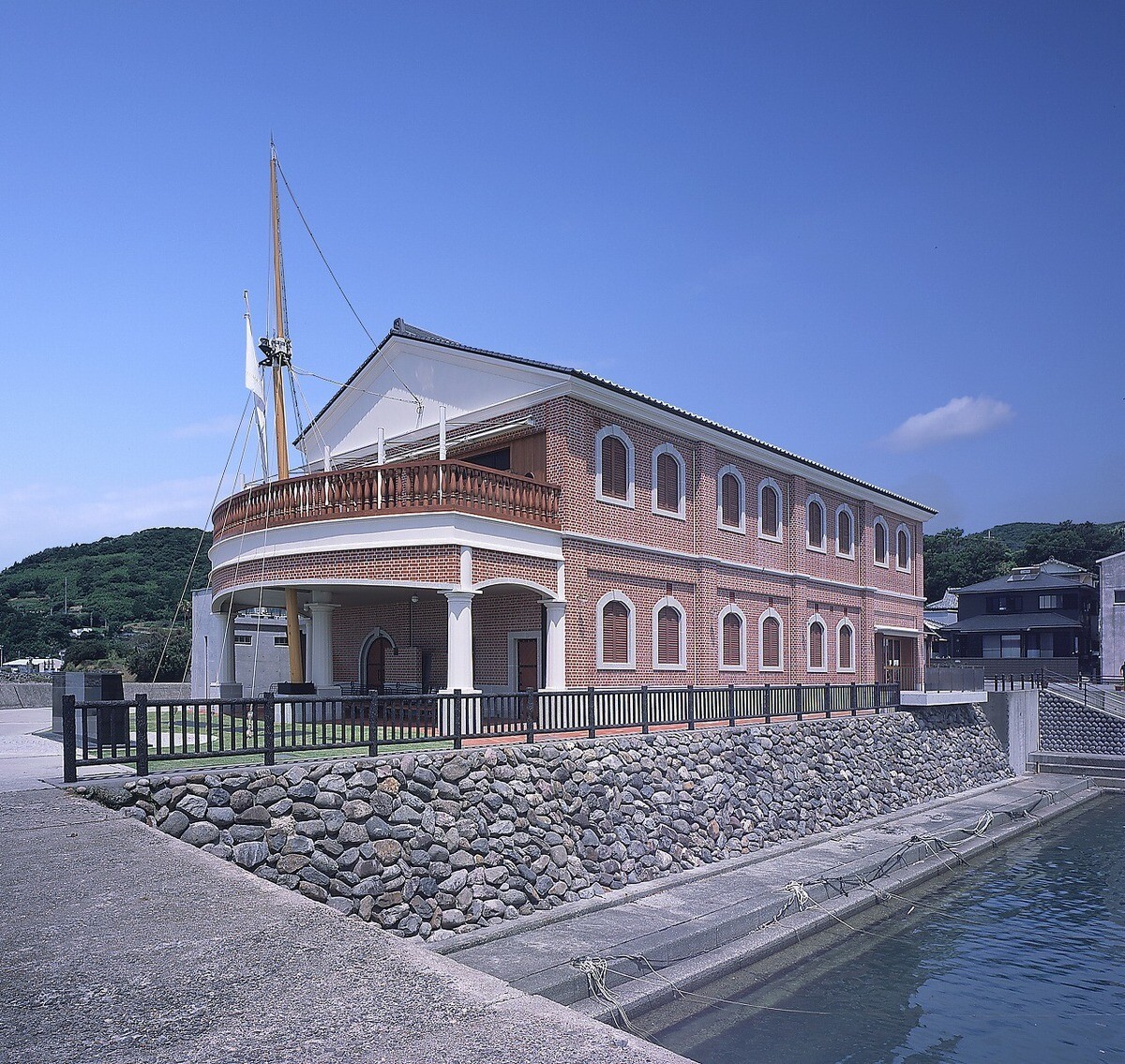 鹿児島県いちき串木野市・薩摩藩英国留学生記念館のセレモニーとは? 出航地の限定焼酎はふるさと納税返礼品に