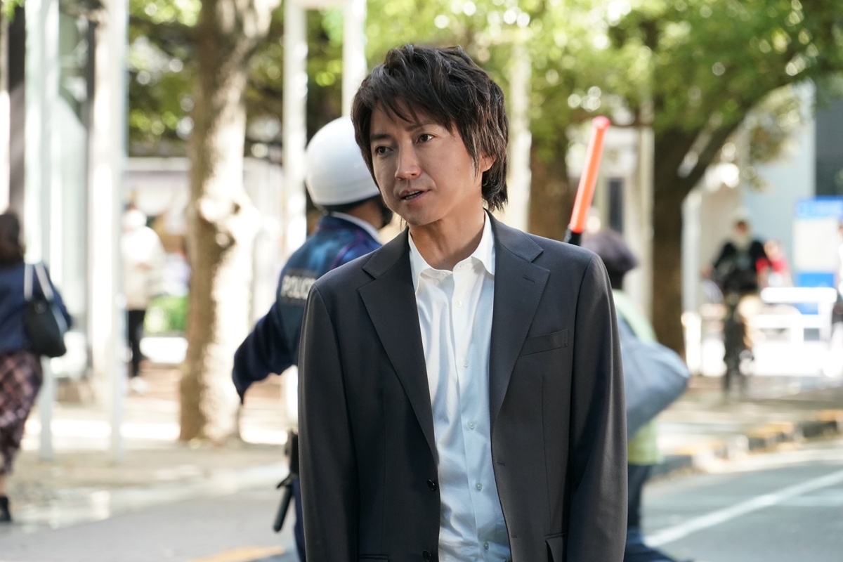 『全領域異常解決室』に出演する藤原竜也　(C)フジテレビ