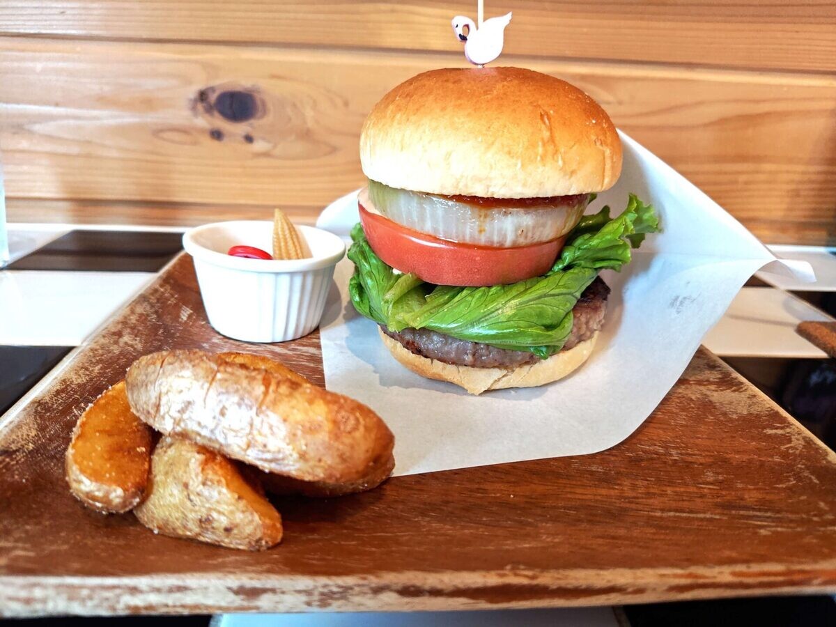 【大磯 グルメレポ】Dog'n roll-わんちゃんと一緒に店内で食…