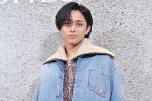 キンプリ永瀬廉、上下デニムでさわやかに　今年やり残したこと語る「予定が合わず…」