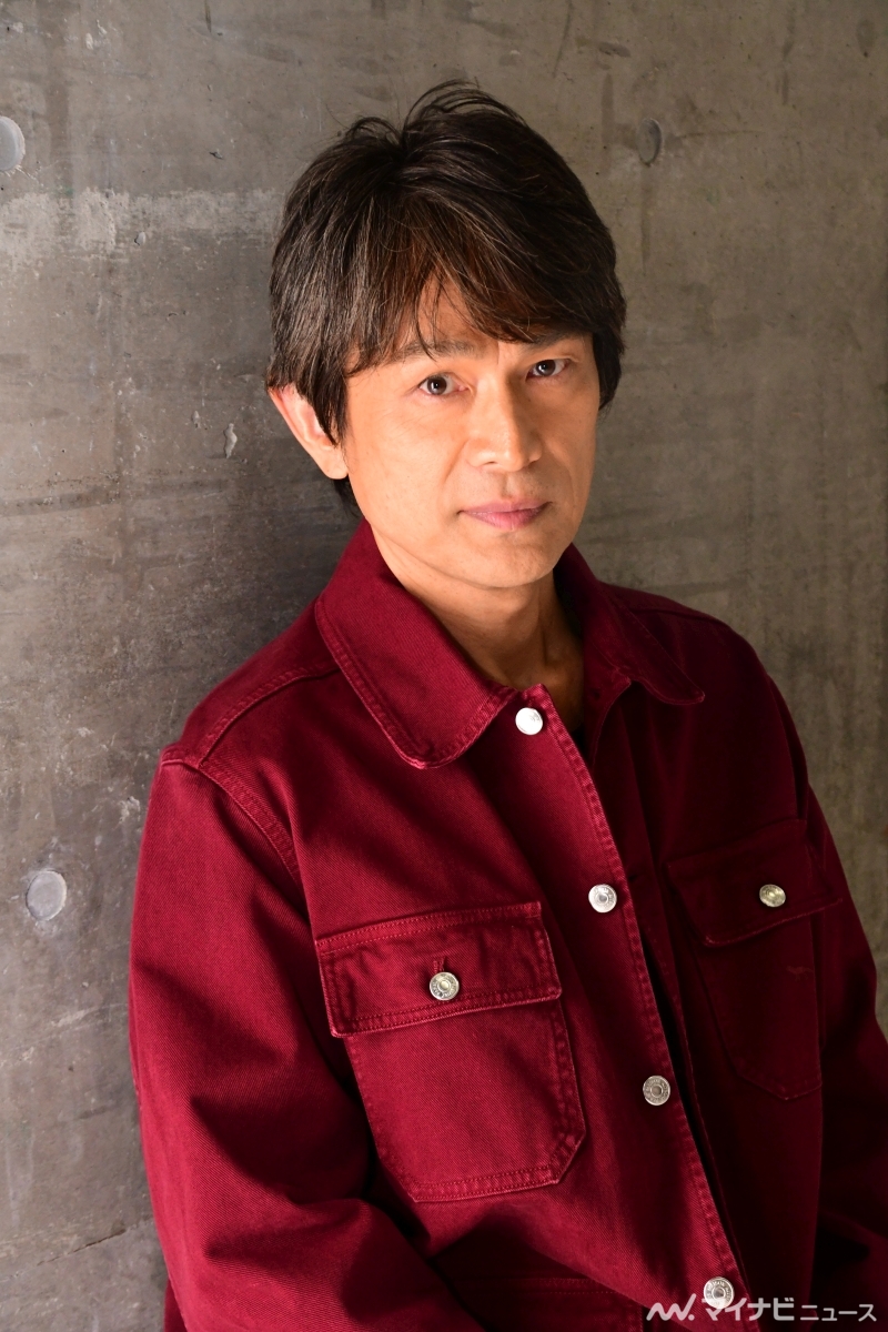 『連続ドラマW 誰かがこの町で』で主演する江口洋介