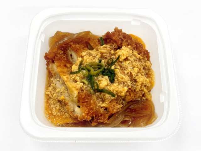 「玉子とじチキンかつ煮」(397円)