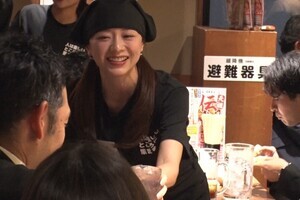 森香澄、しつこい酔っ払いに激怒「ここキャバクラじゃないんで」　ツインテール姿で居酒屋バイト　