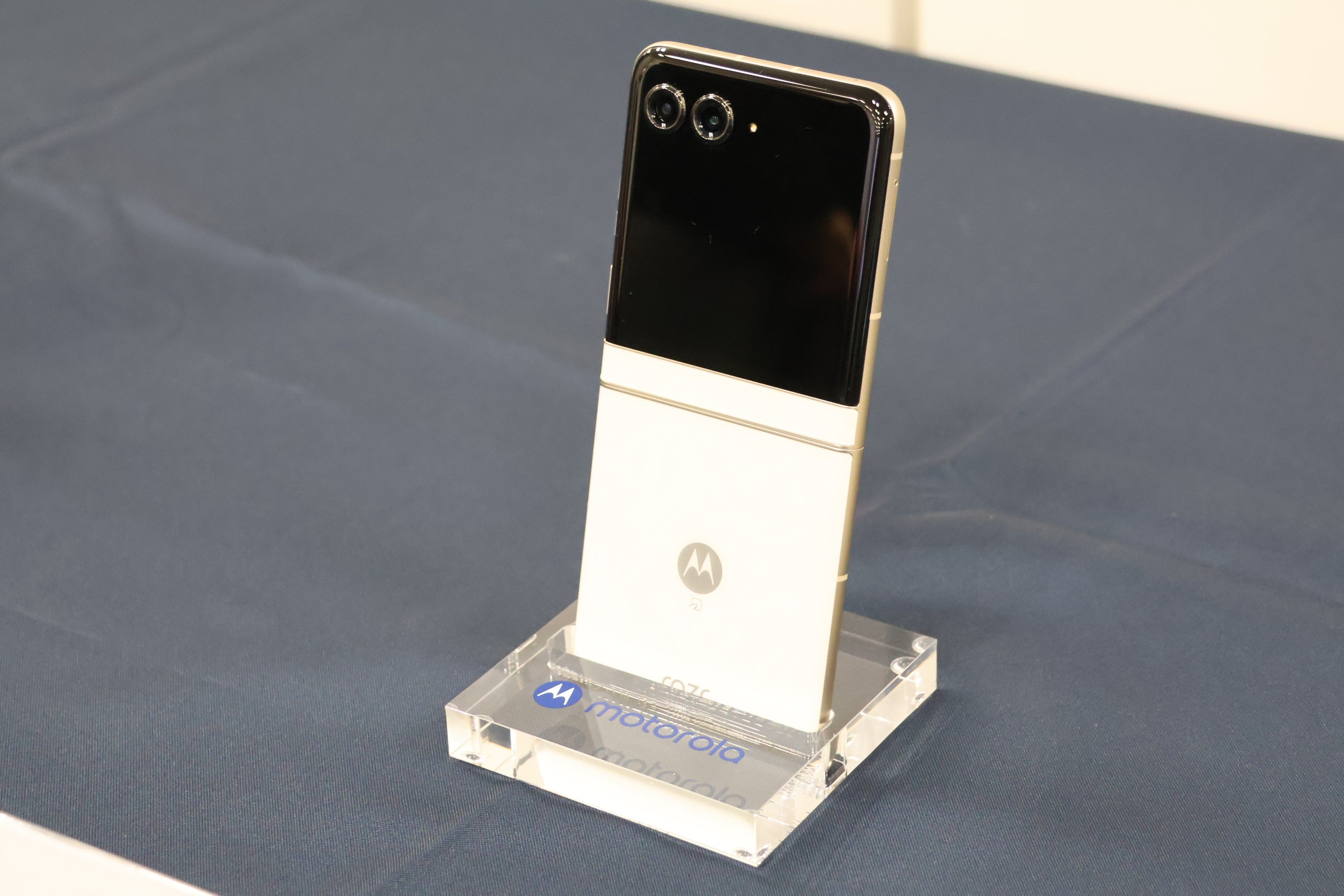 motorola razr 50d M-51E