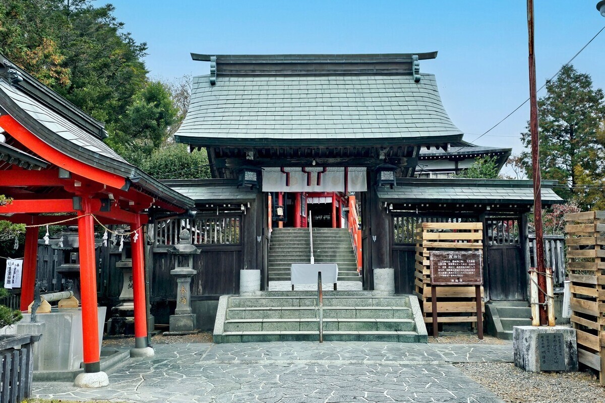 【宮崎県高原町】白蛇の姿や絶景を見て開運! 「霞神社」の魅力、隠れた名品のふるさと納税返礼品とは?