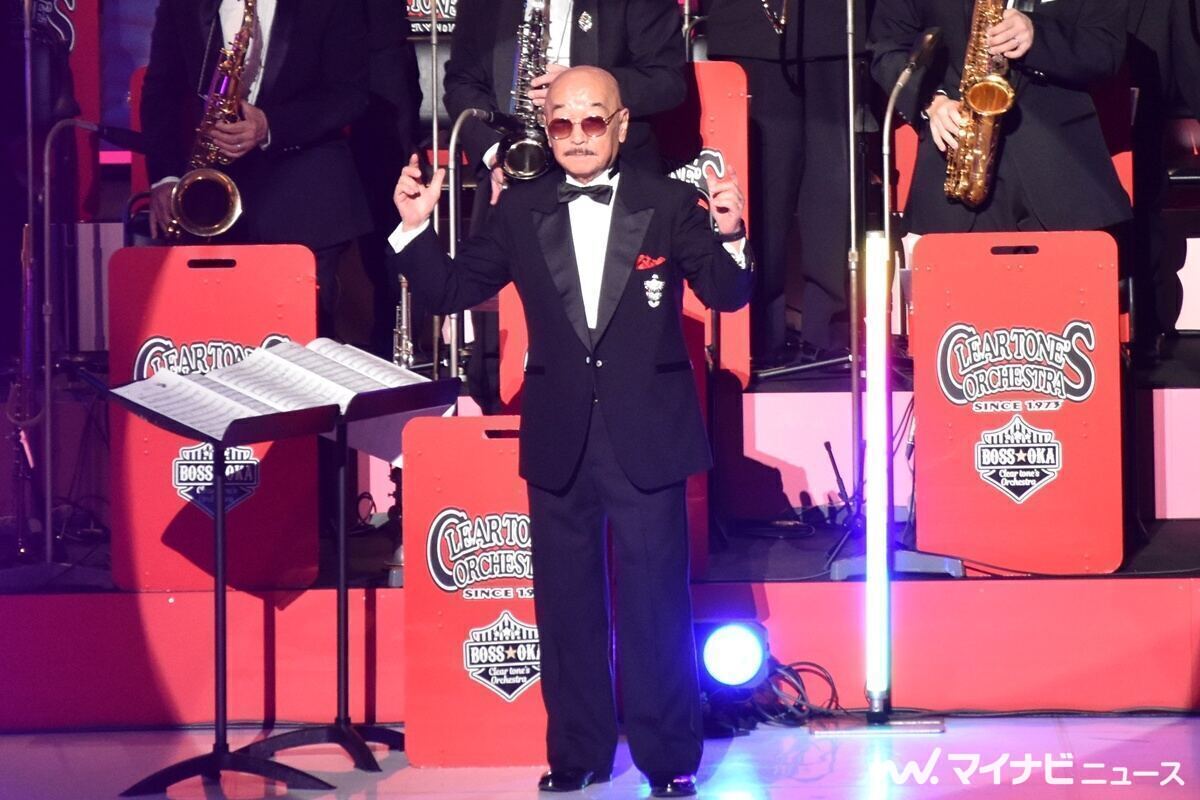 岡宏さん＝『第32回埼玉政財界人チャリティ歌謡祭』(2023年12月2日収録)より