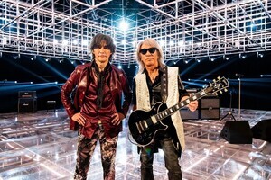 B'z、『紅白』初出演で3曲熱唱　橋本環奈「最高すぎます!」 視聴者も歓喜