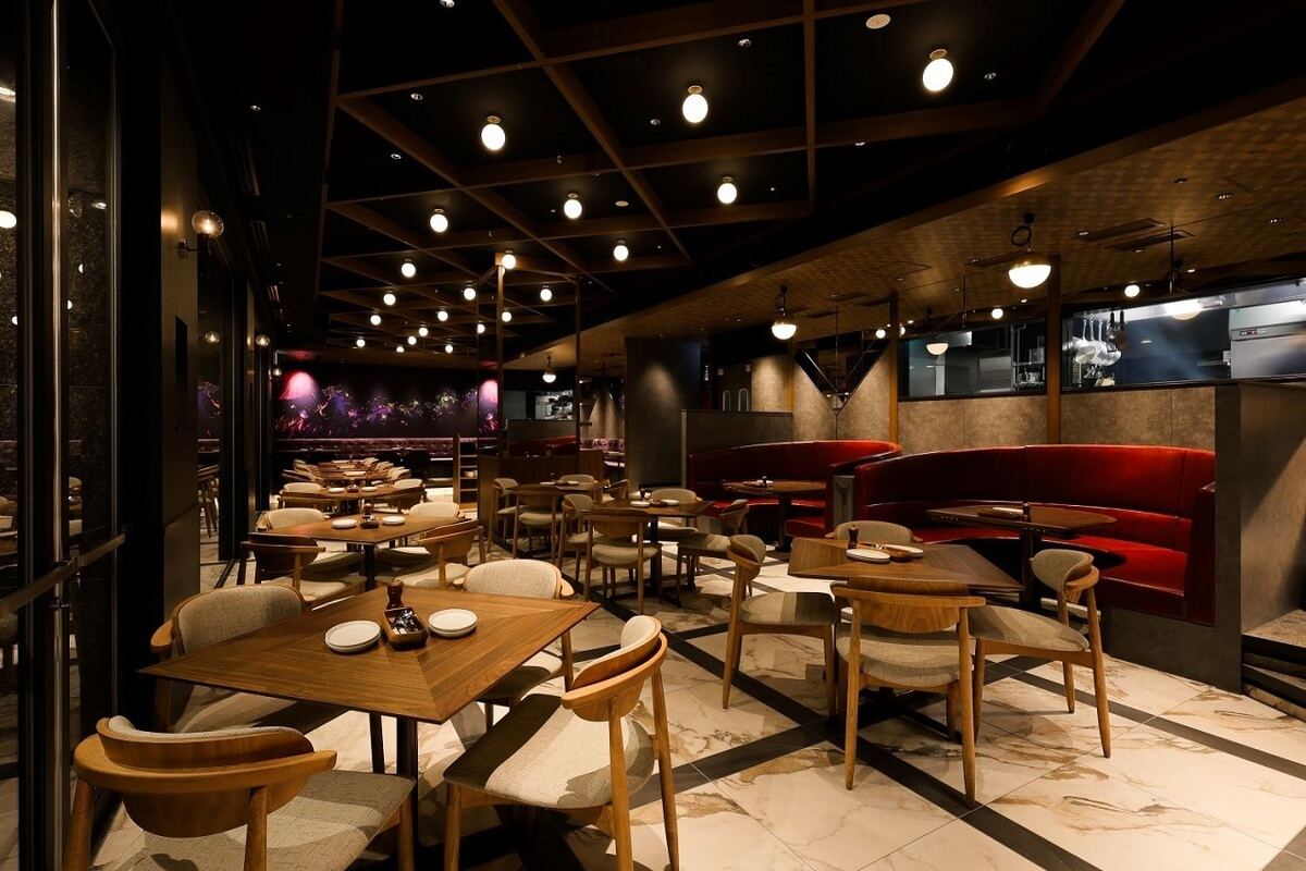 Pub & Grill 7 TAPS TAVERN　ダイニングホール