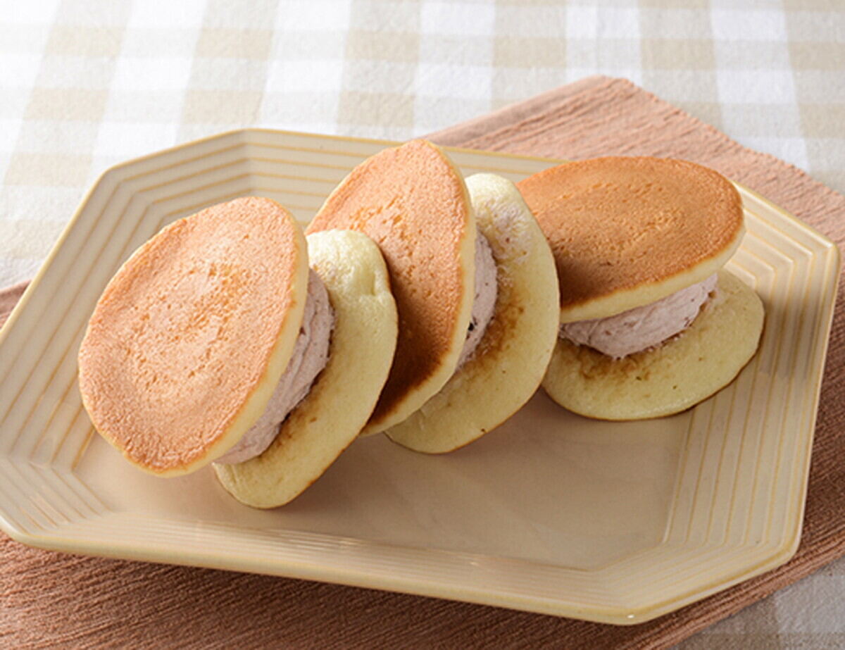 「パンケーキ 北海道産小豆の粒あんホイップ 3個入」(311円)