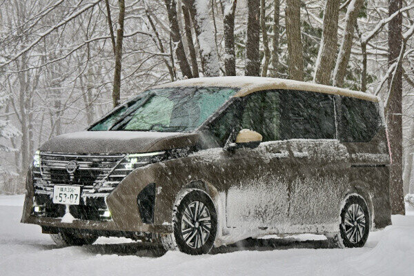 日産「セレナ」に4WDの「e-4ORCE」登場! 実力は? 雪の北海道で試してみた