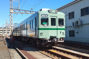 南海電鉄、復刻デザインの7100系＆2200系が住ノ江車庫で並ぶ撮影会